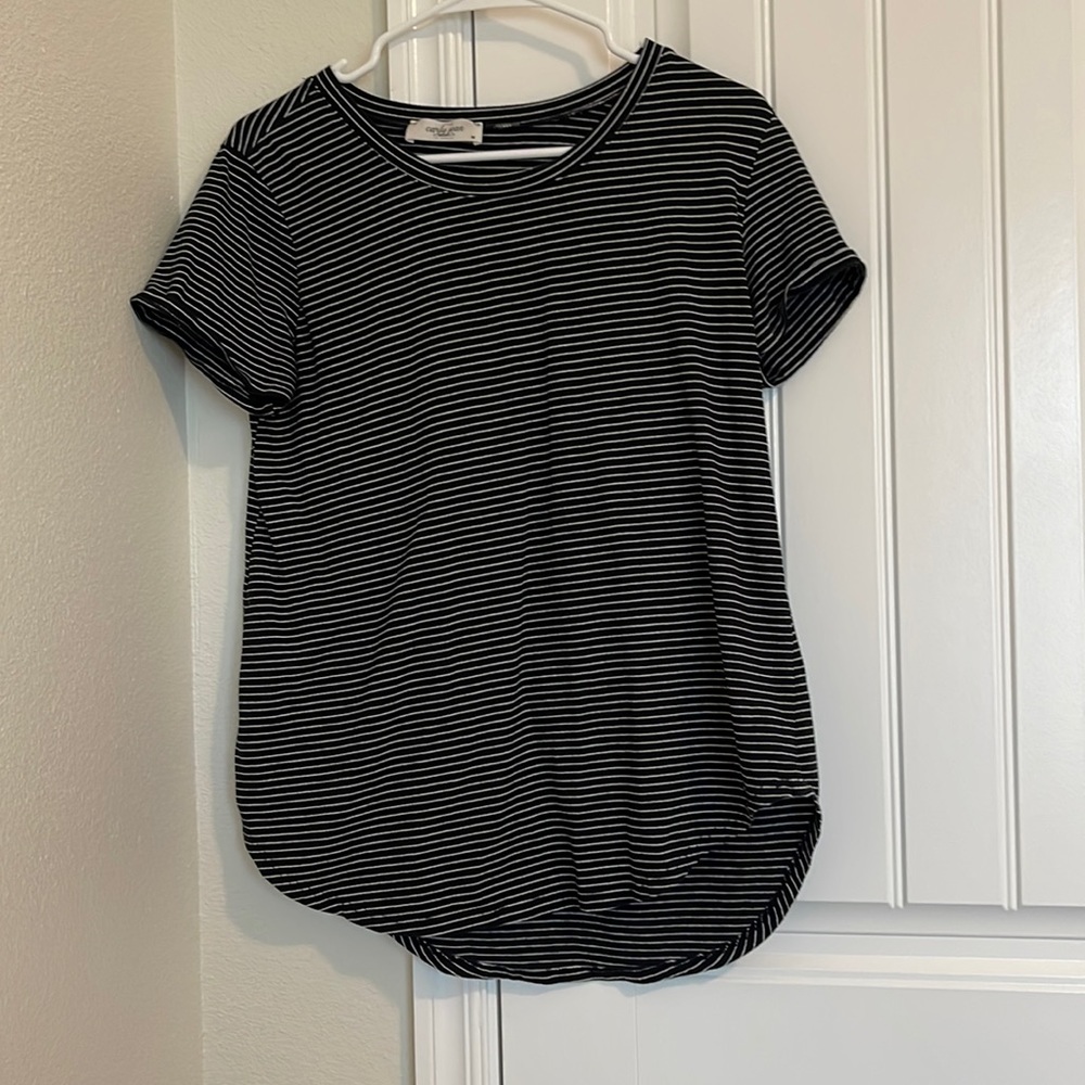 CJLA favorite scoop neck tee!